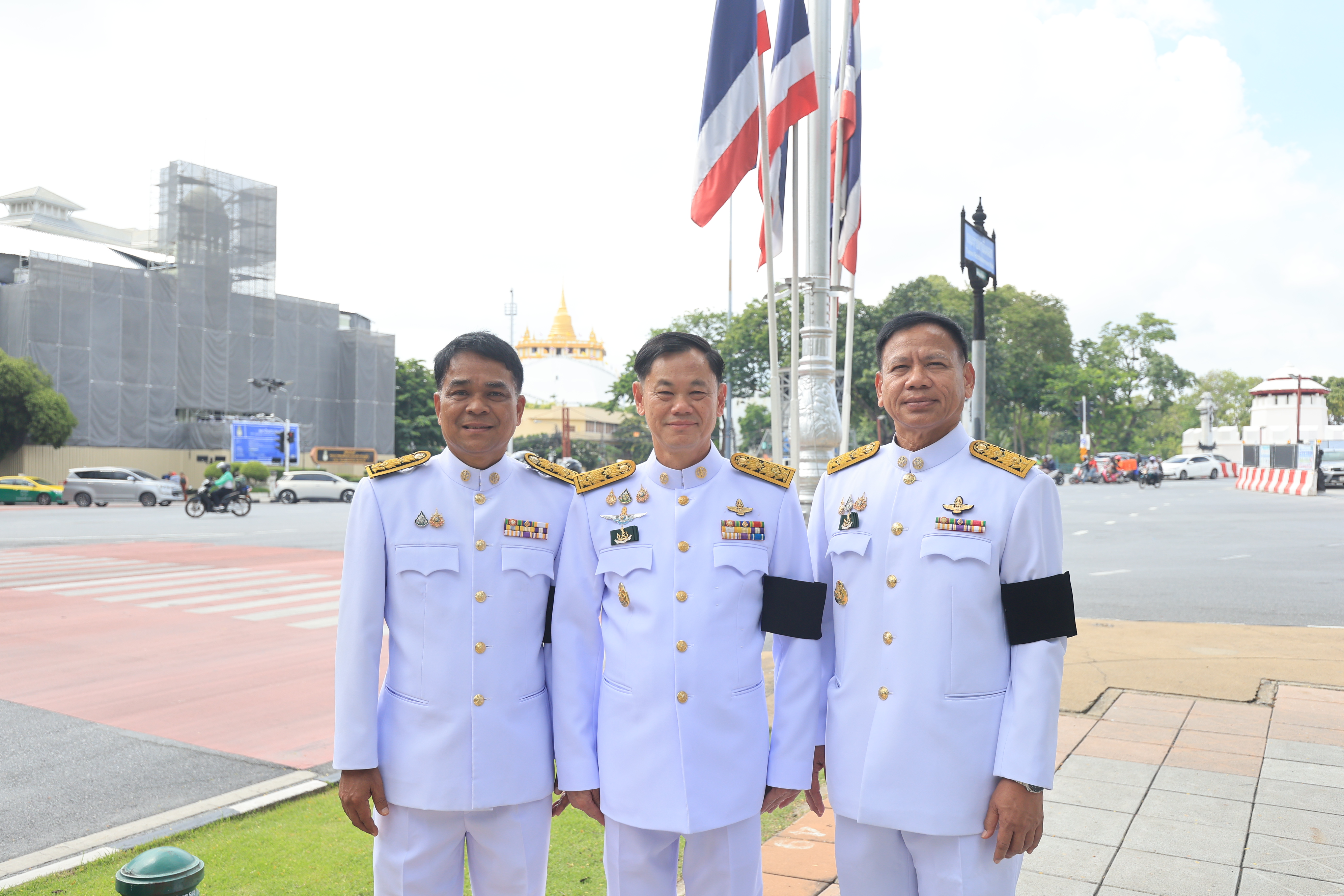 title - สำนักงานการปฏิรูปที่ดินเพื่อเกษตรกรรม นำคณะข้าราชการเข้าเฝ้าฯ กราบถวายบังคมลา เนื่องในโอกาสเกษียณอายุราชการ ประจำปี 2569